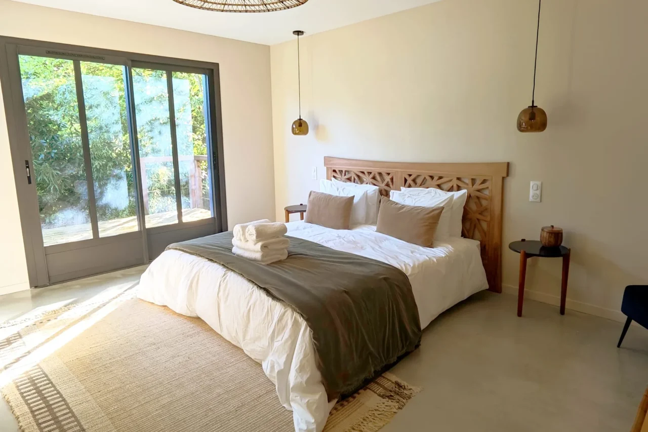 Luxury private suite at Numa House near Bordeaux, peaceful atmosphere with a garden view